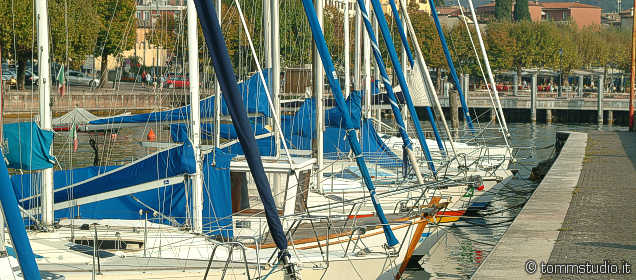 Navigatie op het meer Gardameer