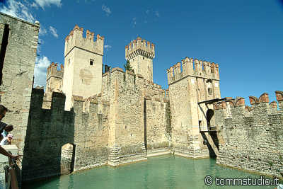Il castello di Sirmione lago di Garda